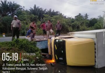 Lelah di Jalur Malam, Perjuangan Pengantar Paket Shopee Terhenti di Sungai Manyula Banggai