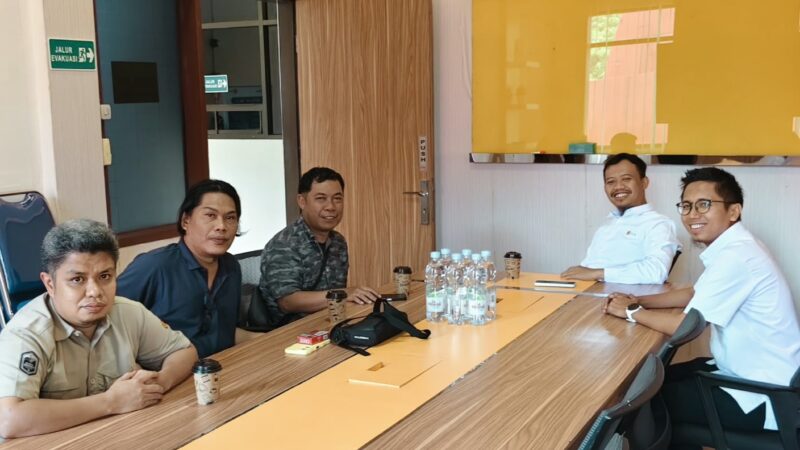 Kehangatan Cangkir Kopi di PLN Luwuk, Ketika Cerita dan Komitmen Servis Menyatu dari Ruangan Rapat