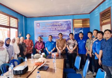Kunjungi Rumah Biru, KPU dan Bawaslu Banggai Apresiasi Komitmen Tertib Administrasi PAN