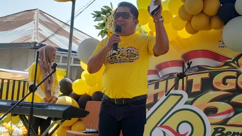 Bukan Cuma Sembako Gratis, Beniyanto Tamoreka Bikin Warga Luwuk “Double” Bahagia di HUT Golkar ke 62