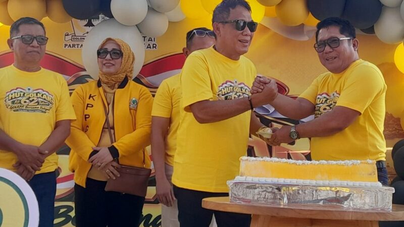 Lewat Potongan Kue Ulang Tahun ke 62, Potret Kehangatan dan Soliditas Keluarga Besar Golkar Banggai