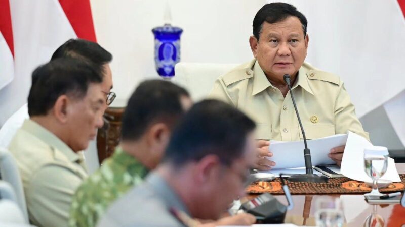 Melawan Karhutla, Presiden Prabowo Intruksikan Pengepungan Udara dan Darat di Dua Provinsi Siaga