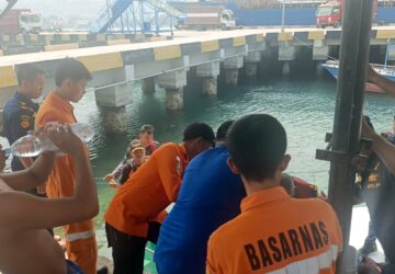 Mencekam di Perairan Luwuk, Diterjang Gelombang dan Kapal Bocor, 10 Nelayan Selamat