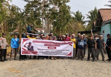 Warga Desak PT Integra Mining Nusantara Penuhi Janji Ganti Rugi Lahan atau Jalan Tambang Ditutup Total