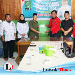 Mengambil Formulir Pendaftaran Cabup, Ketua PDI Perjuangan Herwin Yatim Merapat ke PKB Banggai
