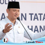 Menteri ATR/BPN AHY Serahkan Hewan Kurban Kepada Dewan Kemakmuran Masjid Nuurur Rahman