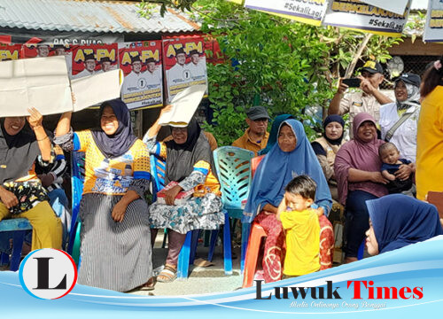 Rela Berpanas-Panasan, Tiga Emak ini Ikhlas Dengarkan Visi Misi AT-FM