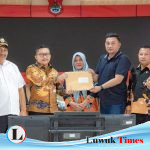 Bupati Banggai Amirudin Terima Proposal Pemekaran Desa Beriman Luwuk Timur