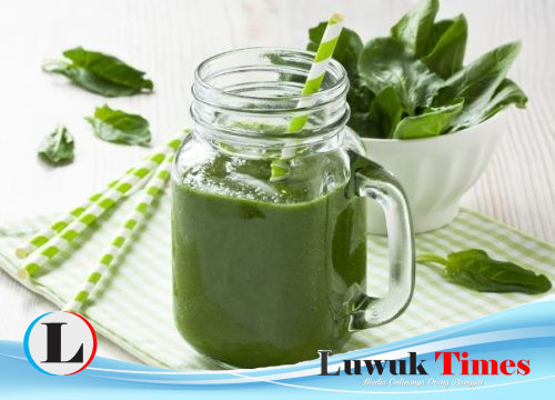 10 Manfaat Jus Bayam untuk Kesehatan yang Sangat Menyehatkan