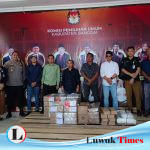 Kedatangan Logistik PSU Pilkada 2024 di KPU Banggai Dikawal Ketat