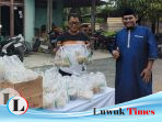 Politisi Golkar Banggai Turun Langsung ke Jalan, 500 Paket Takjil dari Sahabat Helton Abdul Hamid Ludes dalam Satu Jam Lebih