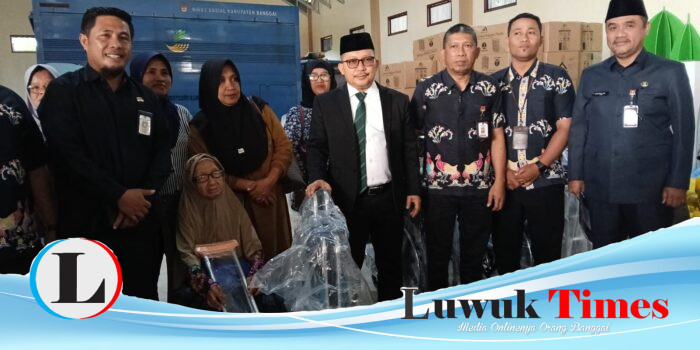 Senyum Haru Para Lansia dan Penyandang Disabilitas di Banggai yang Terima Bantuan Rp358 Juta
