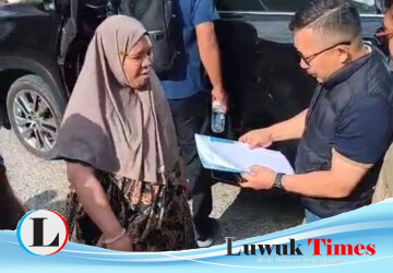Efek Domino Markas PWB: Kala Bupati Banggai Amirudin Hadir, Emak-Emak Halmahera Kecipratan Rezeki