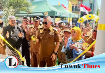 Resmikan Kantor Desa Singkoyo Toili, Bupati Banggai: Ini Bukti Kekuatan Bergerak Bersama
