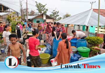 Polresta Banggai Salurkan 30 Ribu Liter Air Bersih ke Warga Luwuk Utara