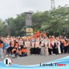 Di Tugu Adipura Luwuk, BPBD dan Dinkes Banggai Bagi-Bagi Masker
