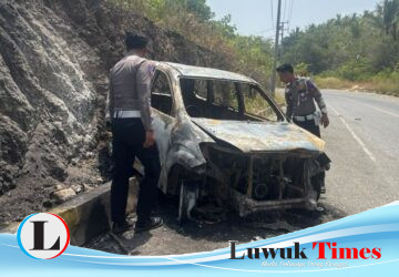 Pagi Mencekam di Tanjakan Desa Bunga Luwuk Utara, Avanza Muatan Sayur Hangus Dilalap Si Jago Merah